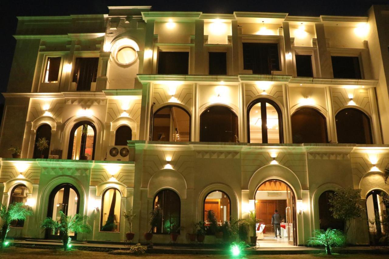 Hotel Pushap Palace Patiāla Exterior photo