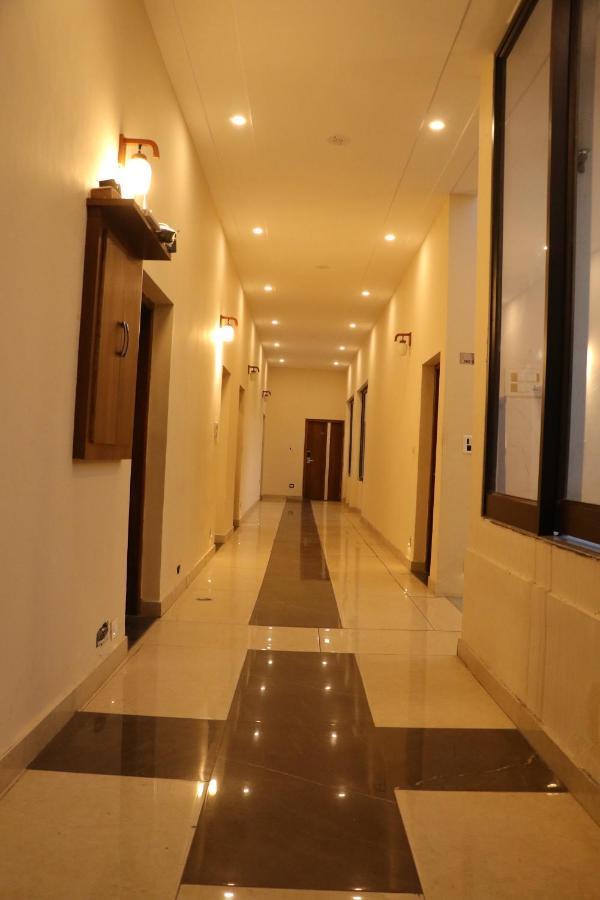 Hotel Pushap Palace Patiāla Exterior photo