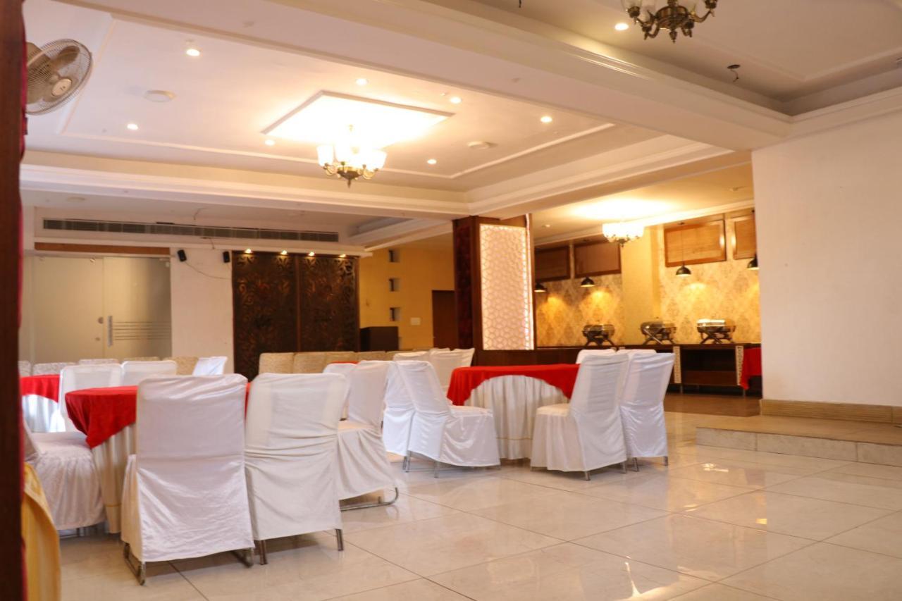 Hotel Pushap Palace Patiāla Exterior photo